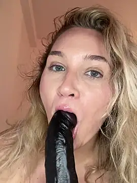 Ashleyy_Diamond's Webcam Show