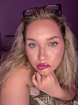دردشة Ashleyy_Diamond الجنسية المباشرة