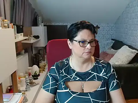 NewHellen4you's Live XXX Chat