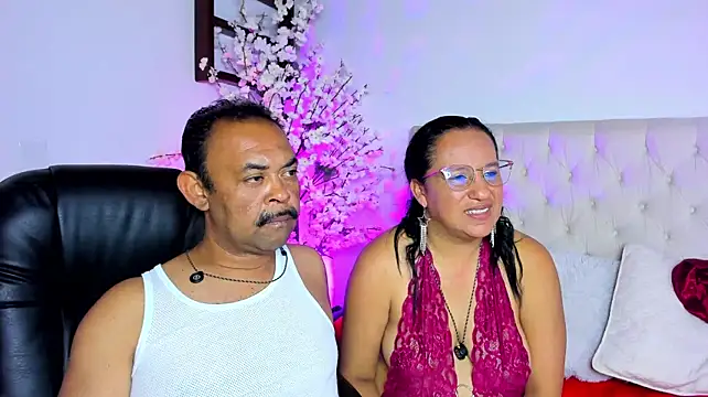 Chat +18 de John_n_Kate ao vivo