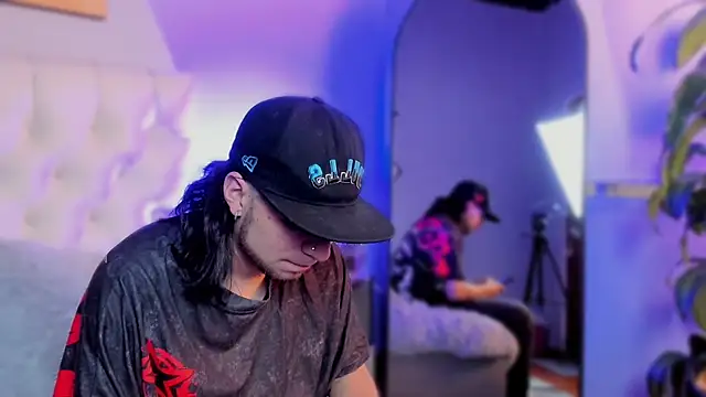 Kevin_Whitee webcam show