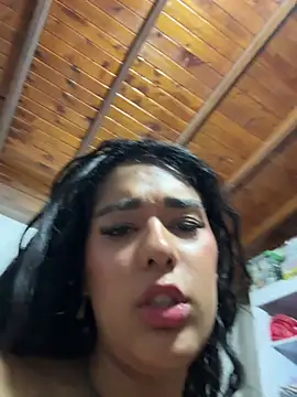 EmmaRoux_ Show in webcam