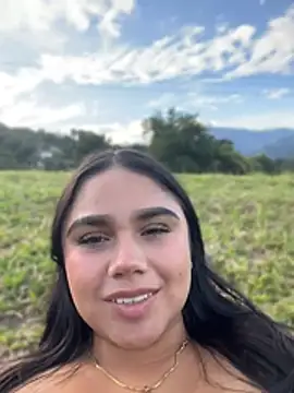 Saralove_1 Show Webcam