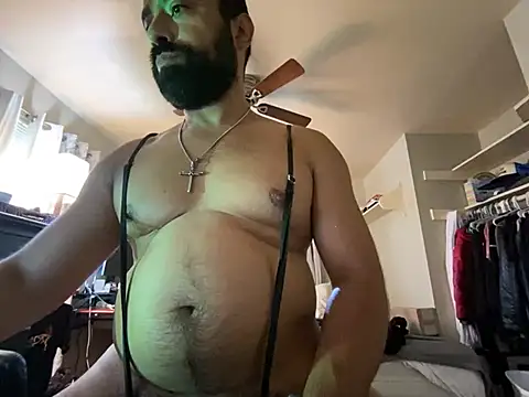 הופעת וובקאם של MikPapi