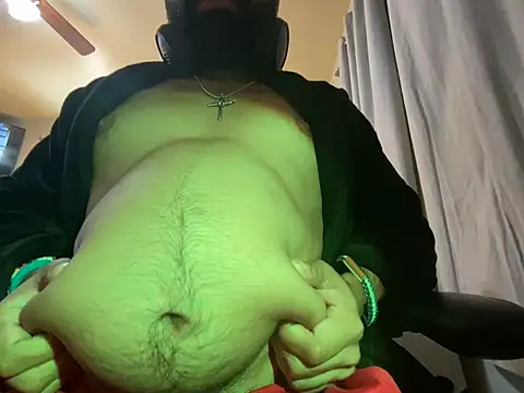 Show modela MikPapi na web-kameri