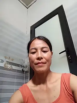 Lily-ly Adlı Modelin Canlı XXX Sohbeti