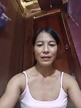 Chatroom XXX en direct de Lily-ly
