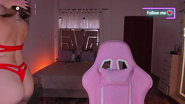 MiaLatina_のライブXXXチャット