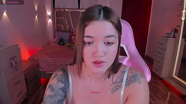 MiaLatina_'s Webcam Show
