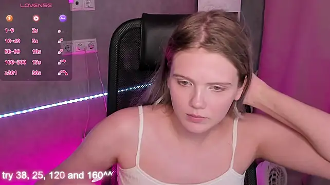 Chat +18 de Alisa_Allison ao vivo