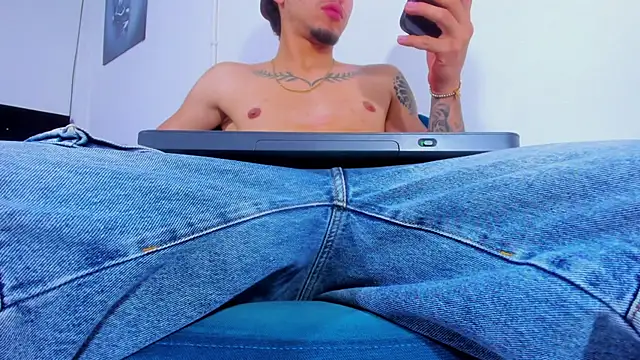 عرض كام Mathiandluna333