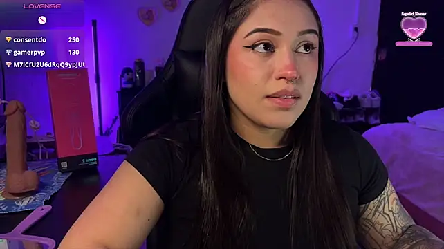 Lilyhotson Show in webcam