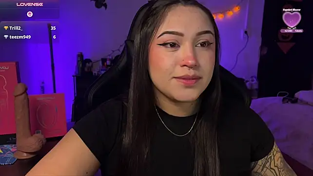 Lilyhotson Show in webcam