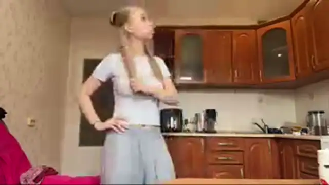 Show modela DeborahPlocica na web-kameri