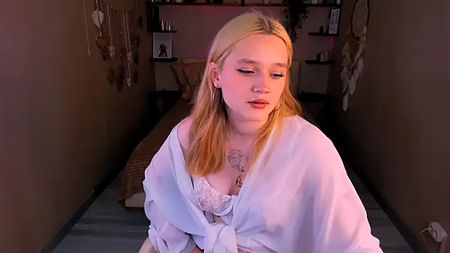 Ashley_Burken Webbikameraesitys