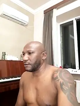 Show modela Choco_Man na web-kameri