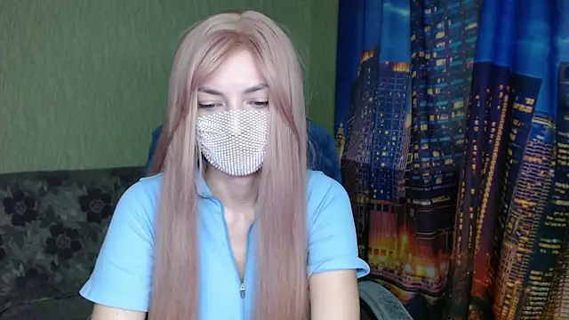 ShynessSophie Adlı Modelin Canlı XXX Sohbeti