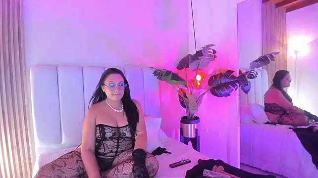 AndreinaLopezz's Live XXX Chat