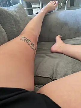 Show modela kaceyblu na web-kameri