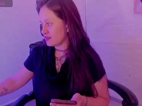 SweetRavenSg Show in webcam