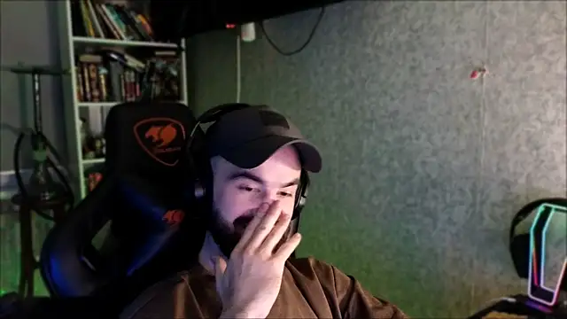 _Serious_Man Webcam-Show