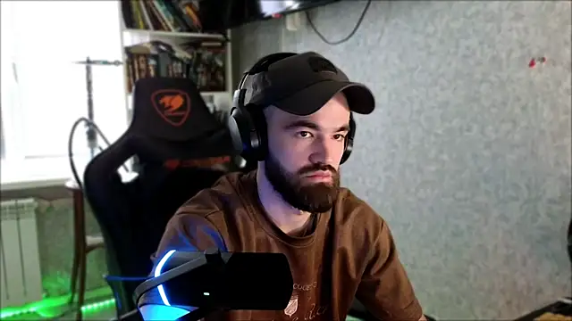_Serious_Mann Webbikameraesitys
