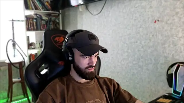 _Serious_Mann Webbikameraesitys