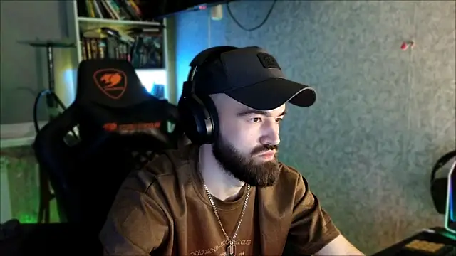 _Serious_Man Show in webcam