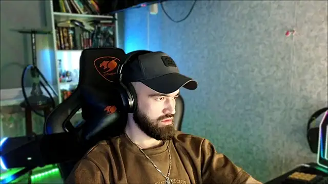 _Serious_Man Show in webcam