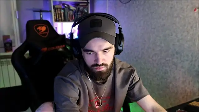 _Serious_Mann Webbikameraesitys