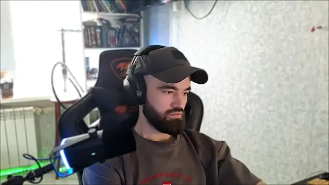 _Serious_Man Webcam-Show