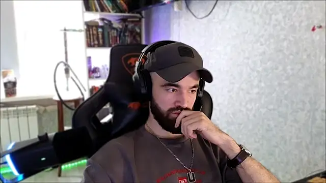 _Serious_Man webkamerás műsora