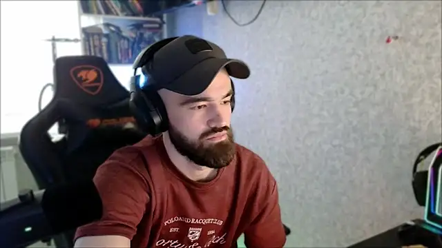 _Serious_Man Show in webcam