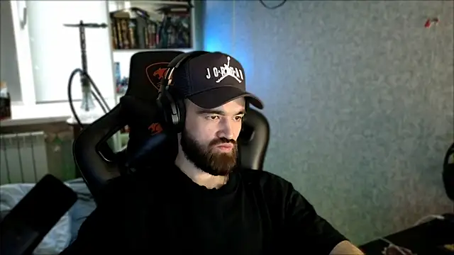_Serious_Mann Webbikameraesitys