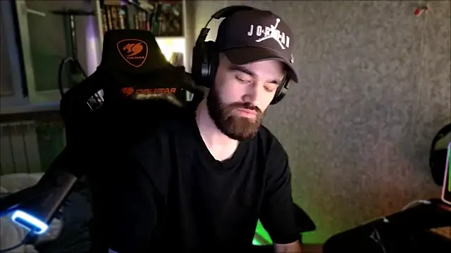 _Serious_Man Webcam-Show
