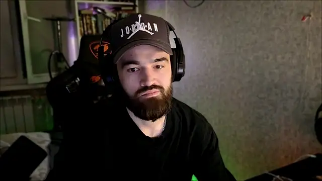 _Serious_Man Webcam-Show