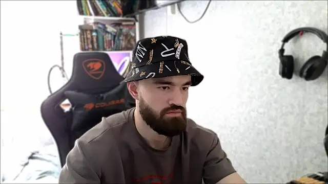 הופעת וובקאם של _Serious_Man