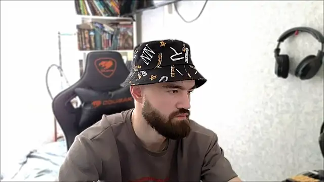 _Serious_Mann Webbikameraesitys