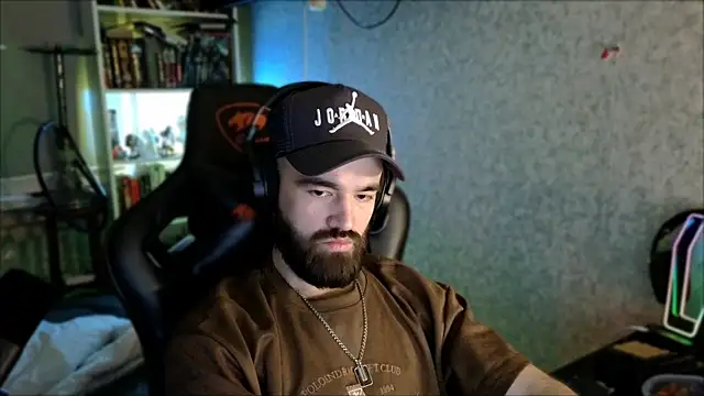 _Serious_Man Show in webcam