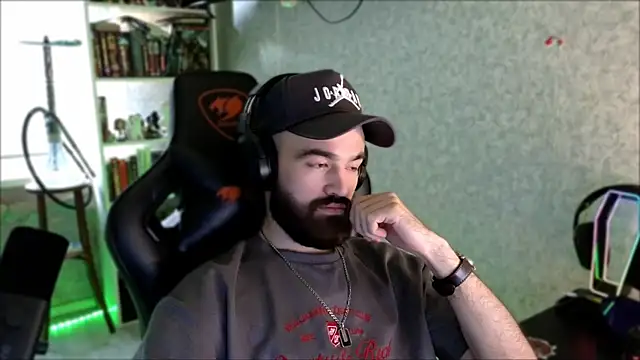 הופעת וובקאם של _Serious_Man