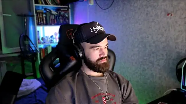 _Serious_Man Show in webcam