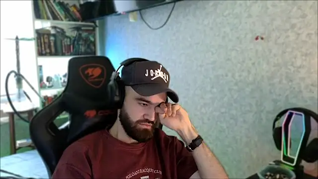 _Serious_Man Adlı Modelin Web Kamerası Şovu