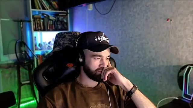 _Serious_Man Show in webcam