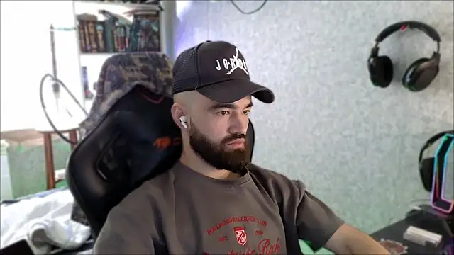 _Serious_Mann Webbikameraesitys