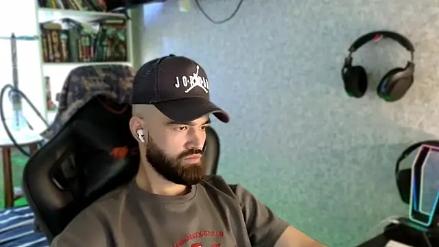 _Serious_Man Adlı Modelin Web Kamerası Şovu