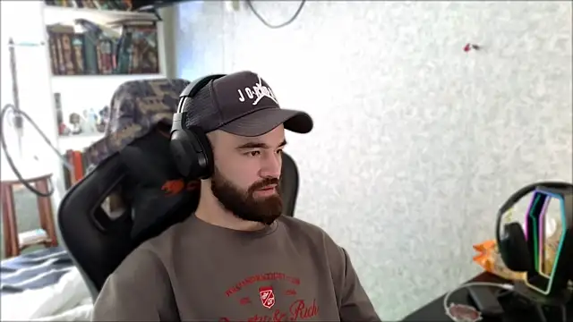 הופעת וובקאם של _Serious_Man