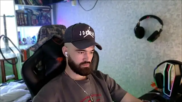 _Serious_Mann Webbikameraesitys