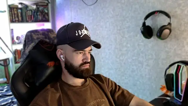 _Serious_Man webkamerás műsora
