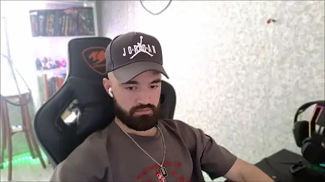 _Serious_Man Show in webcam