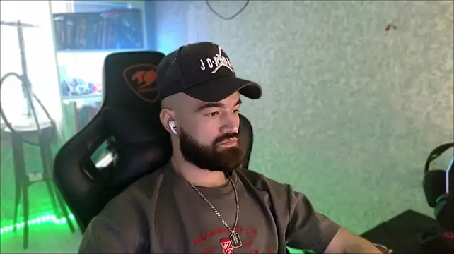 _Serious_Man Webcam-Show